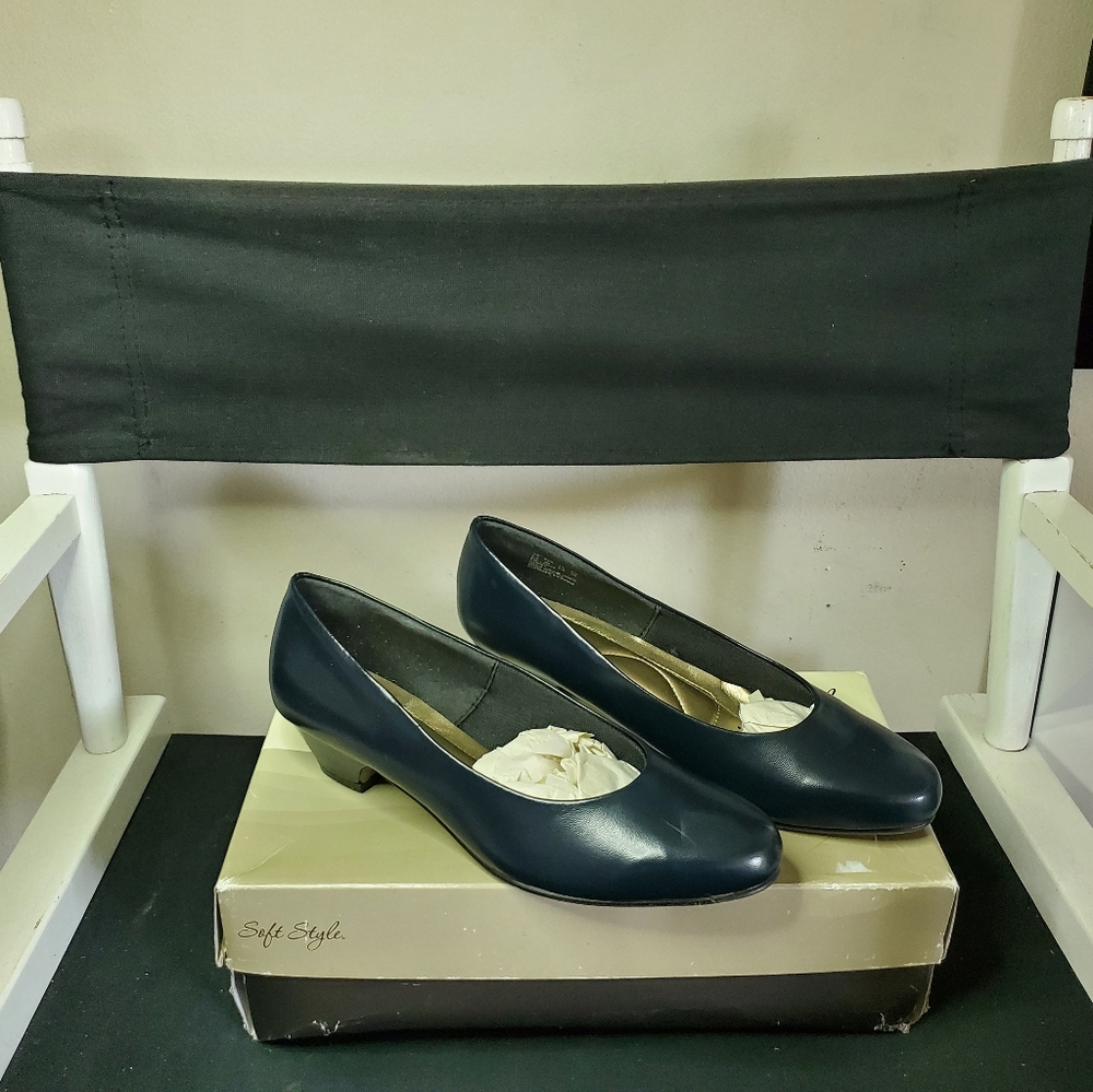 SOFT STYLE Womens Angel II Dress Pump Size 8.5 XW